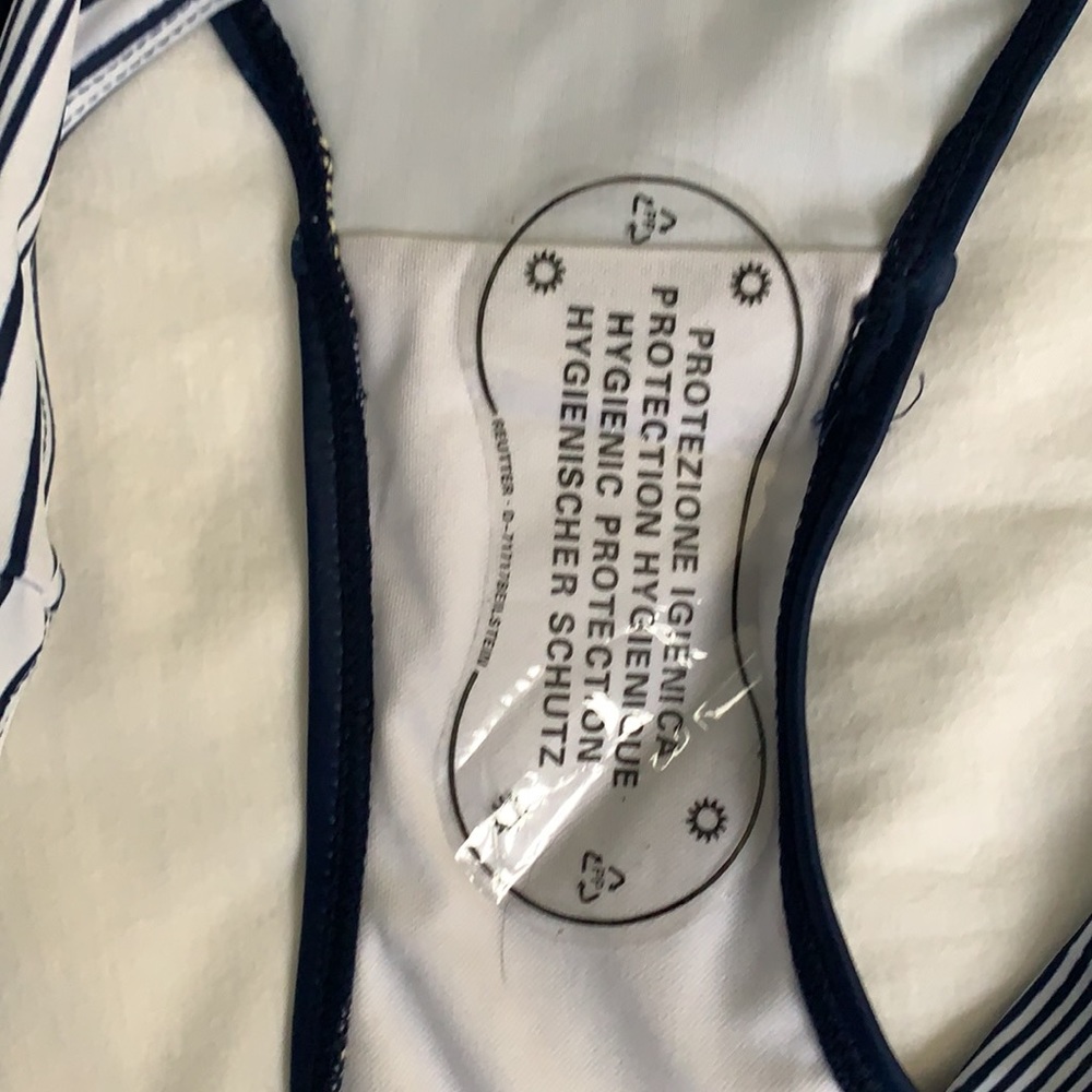 Bathing suit - Picture 4 of 6